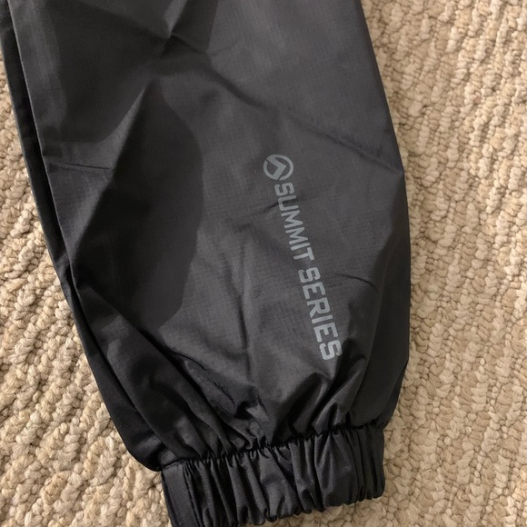 Selling this new unused tnf jacket, Got it as a gift but too small Size M f - Picture 2 of 3